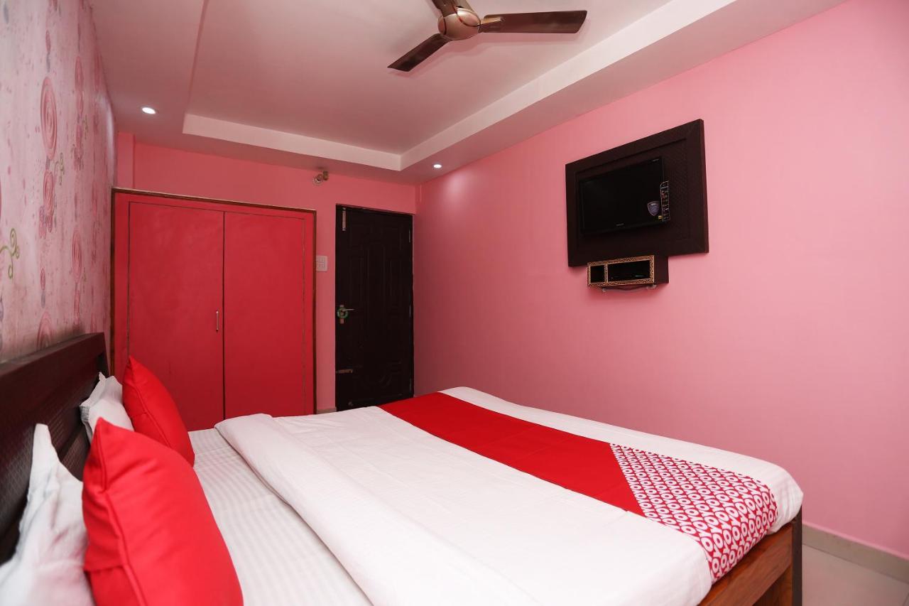 Oyo Hotel New Metro Near Phoenix United לקנאו מראה חיצוני תמונה
