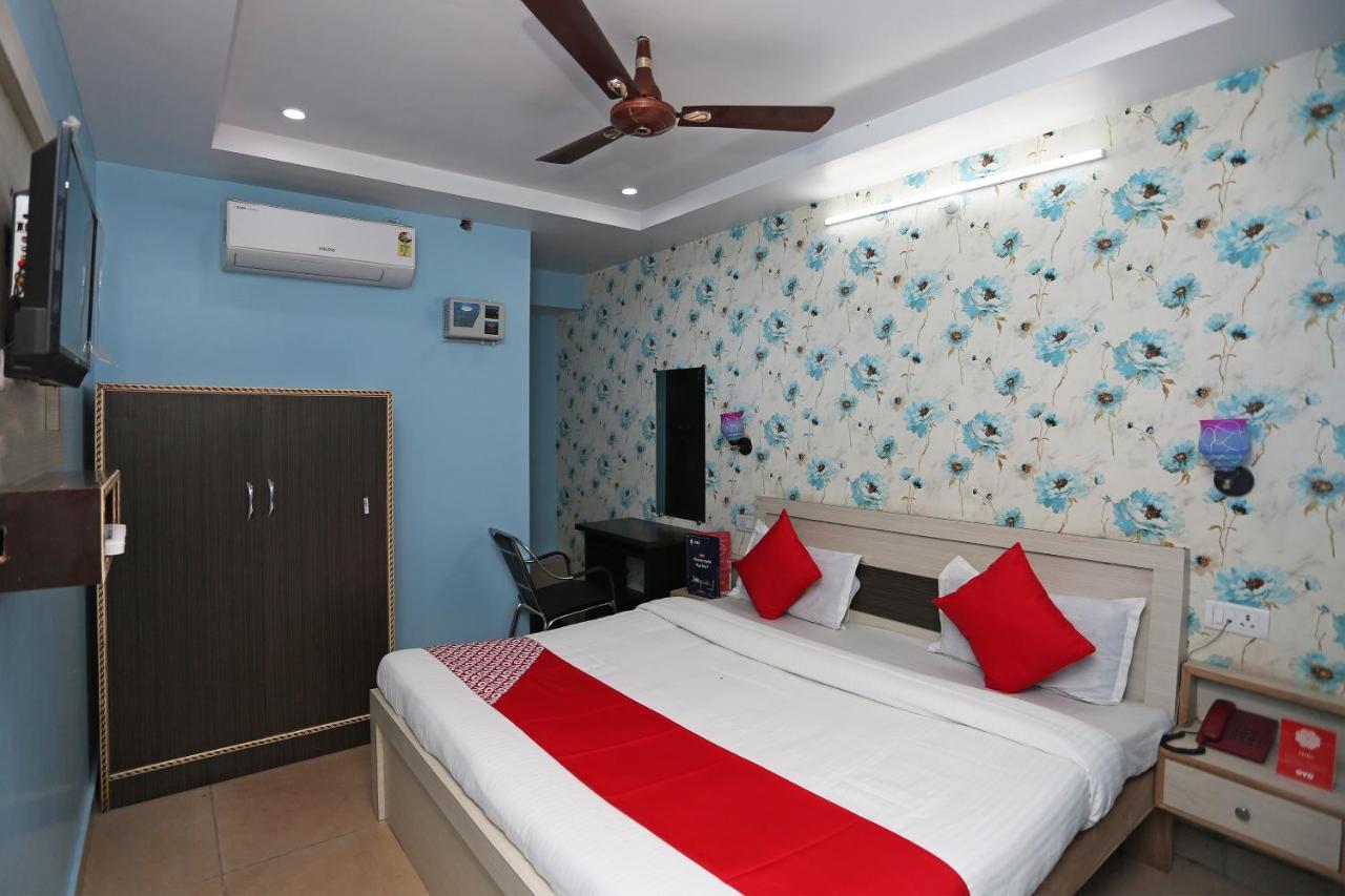 Oyo Hotel New Metro Near Phoenix United לקנאו מראה חיצוני תמונה