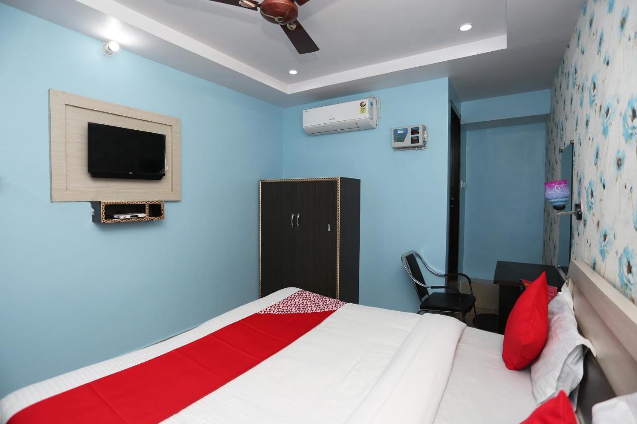 Oyo Hotel New Metro Near Phoenix United לקנאו מראה חיצוני תמונה