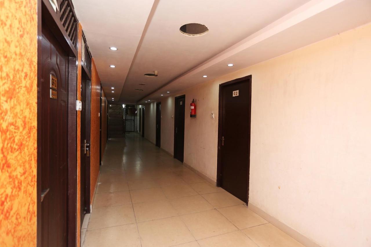 Oyo Hotel New Metro Near Phoenix United לקנאו מראה חיצוני תמונה