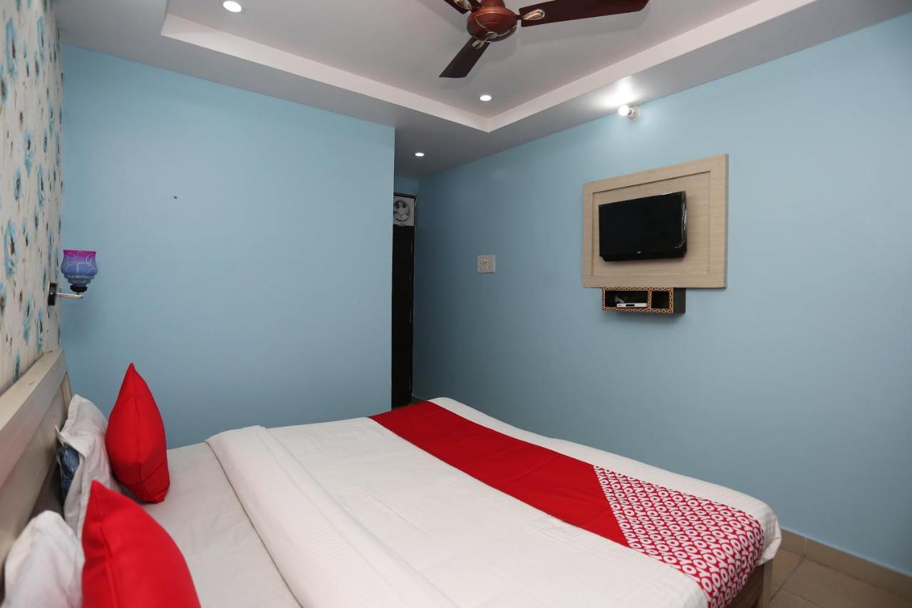Oyo Hotel New Metro Near Phoenix United לקנאו מראה חיצוני תמונה