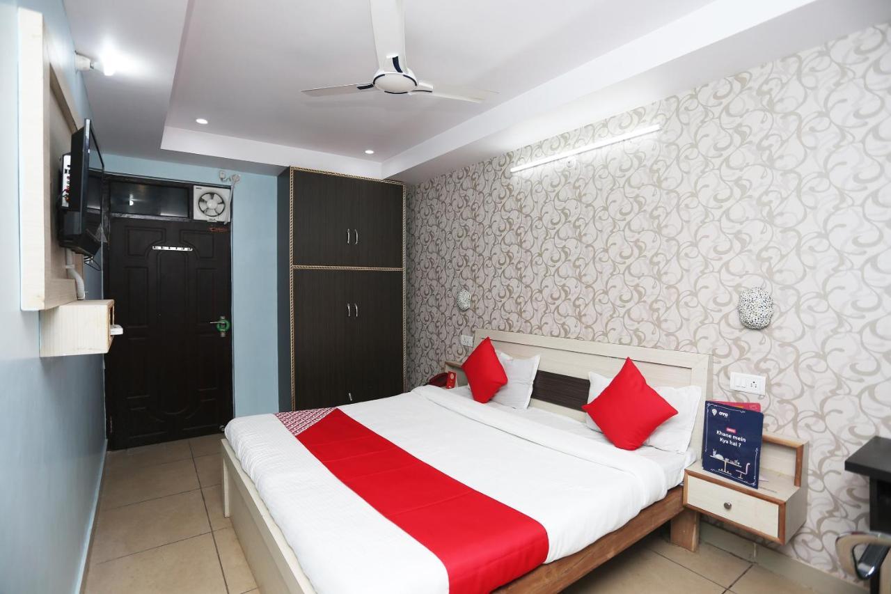 Oyo Hotel New Metro Near Phoenix United לקנאו מראה חיצוני תמונה